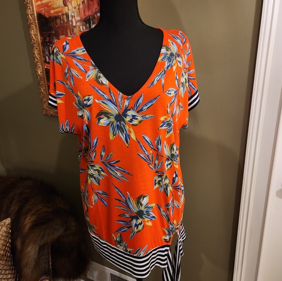 Lascana Print V-Neck Top - Picture 3 of 4